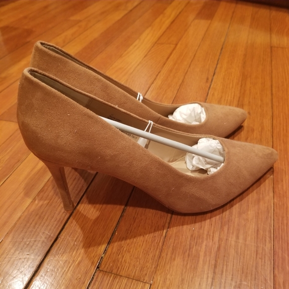 Shoes - Picture 1 of 2